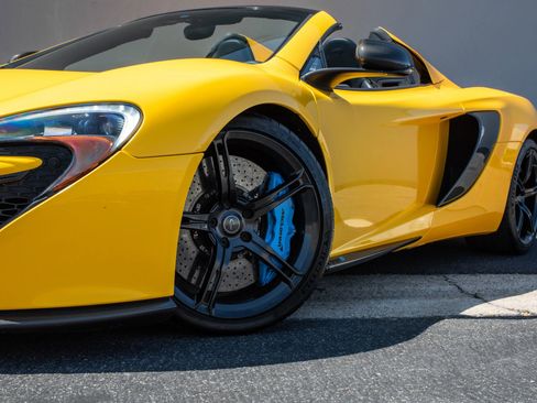 Used 2015 McLaren 650S Spider image 28