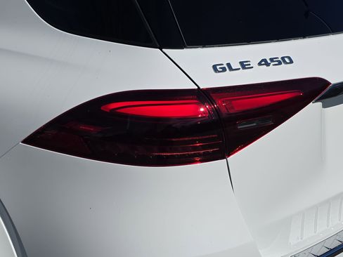 New 2026 Mercedes-Benz GLE 450 4MATIC image 33