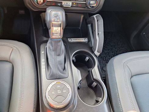 Used 2023 Ford Bronco Outer Banks image 19