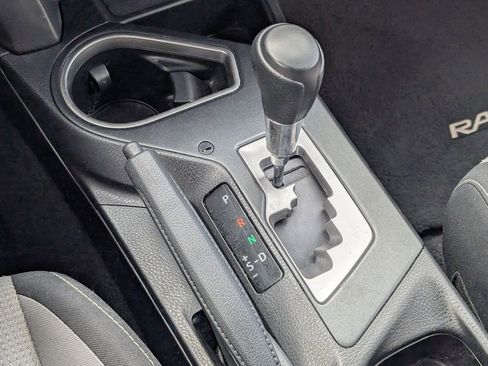 Used 2017 Toyota RAV4 XLE image 19