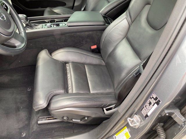 Used 2021 Volvo XC60 T5 Inscription w/ Climate Package AWD/4WD image 17