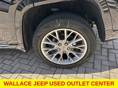 Used 2022 Jeep Grand Cherokee Summit RWD image 11