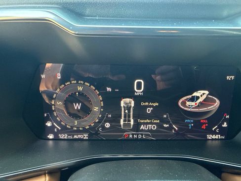 Used 2025 GMC Canyon AT4 AWD/4WD image 17