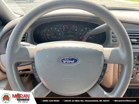 Used 2005 Ford Taurus SE FWD image 18