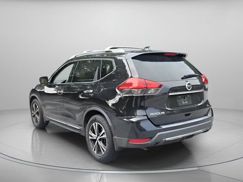Used 2017 Nissan Rogue SL w/ SL Premium Package FWD image 3