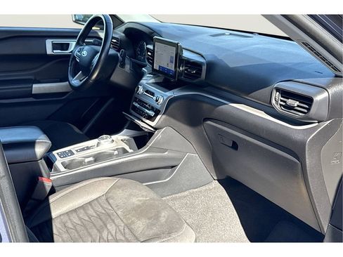 Used 2021 Ford Explorer XLT image 21