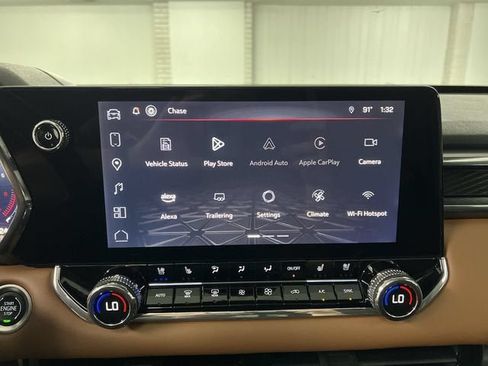 Used 2024 GMC Canyon AT4 w/ AT4 Premium Package AWD/4WD image 13