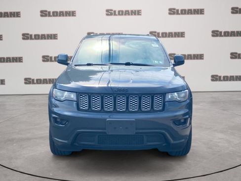 Used 2018 Jeep Grand Cherokee Altitude AWD/4WD image 3