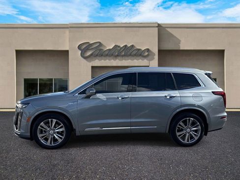 Used 2023 Cadillac XT6 Premium Luxury w/ Technology Package FWD image 6