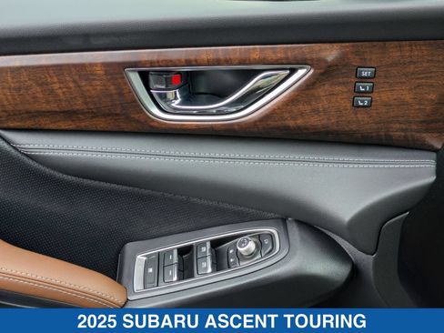 Used 2025 Subaru Ascent Touring AWD/4WD image 13