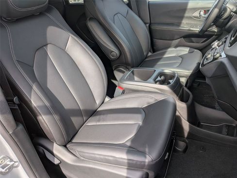 New 2026 Chrysler Voyager LX FWD image 33