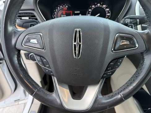 Used 2019 Lincoln MKC Select w/ Select Plus Package FWD image 25