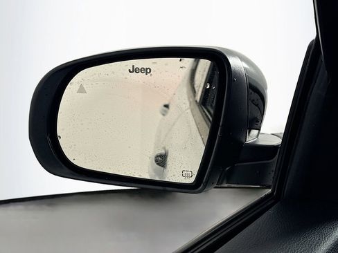 New 2025 Jeep Compass Latitude w/ Sun & Sound Group image 41