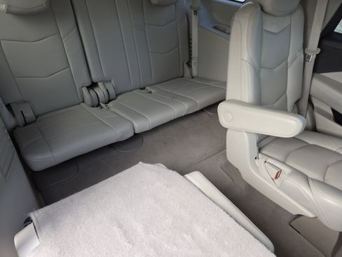 Used 2020 Cadillac Escalade Premium Luxury image 28