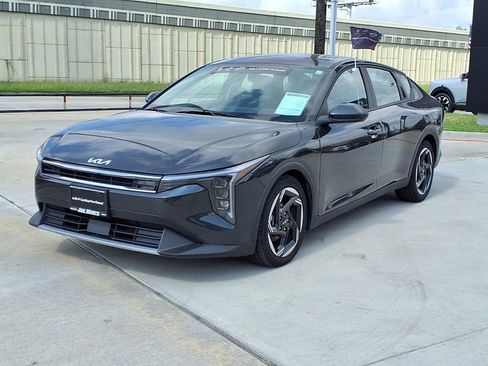 Used 2025 Kia K4 EX FWD image 3