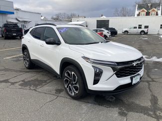 Used 2025 Chevrolet Trax RS w/ Sunroof Package video 1