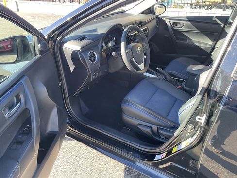 Used 2017 Toyota Corolla SE image 14