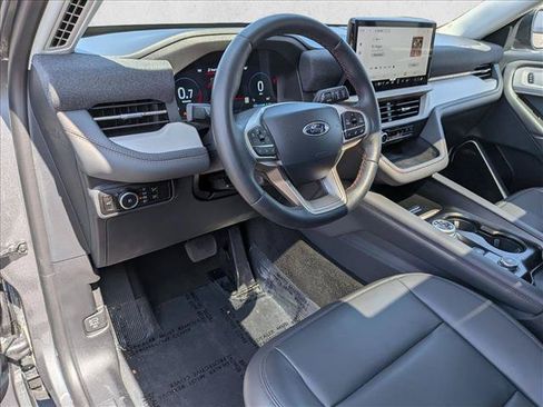 Used 2025 Ford Explorer Active w/ Active Comfort Package AWD/4WD image 10