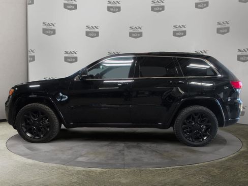 Used 2019 Jeep Grand Cherokee Overland image 2