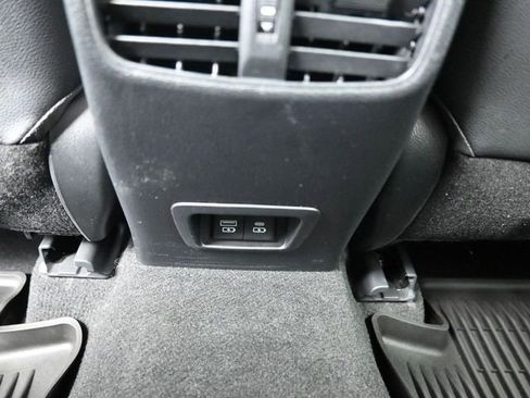 Used 2022 Toyota Corolla Cross XLE w/ Convenience Package image 39