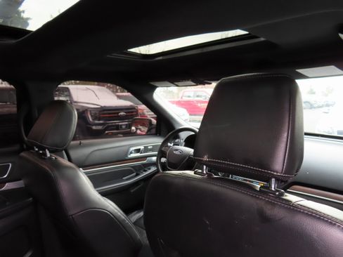 Used 2018 Ford Explorer Limited w/ Equipment Group 301A image 30