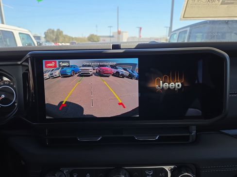 New 2026 Jeep Wrangler Unlimited Sahara AWD/4WD image 11