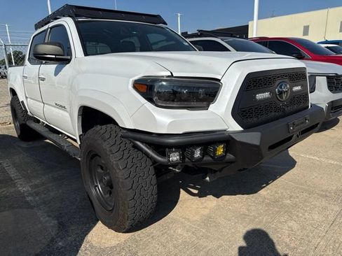 Used 2023 Toyota Tacoma Limited AWD/4WD image 3