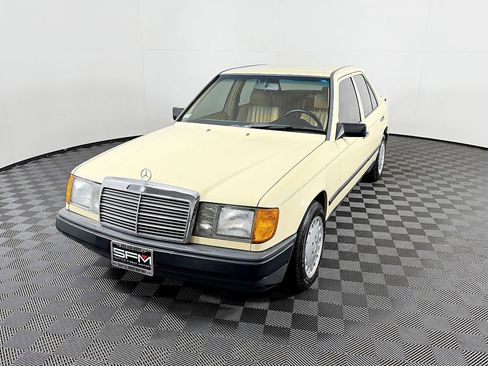 Used 1987 Mercedes-Benz 300 E 3.0 image 2