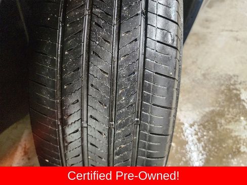 Used 2025 Chrysler Pacifica Select image 37