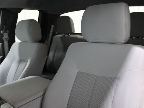 Used 2013 Ford F150 XLT w/ XLT Convenience Pkg image 5