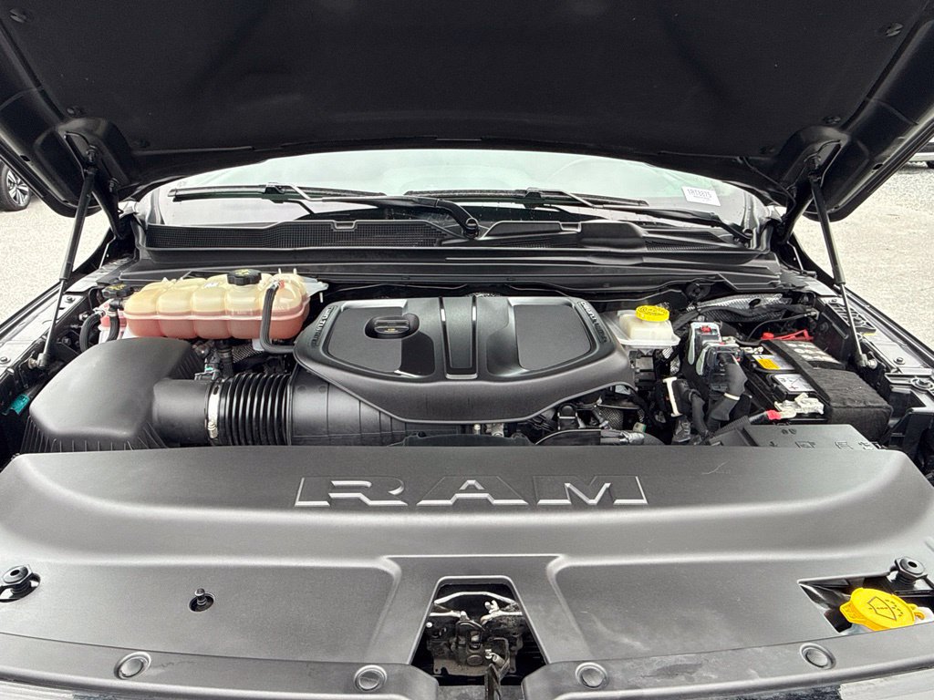 Used 2025 RAM 1500 Big Horn AWD/4WD image 37