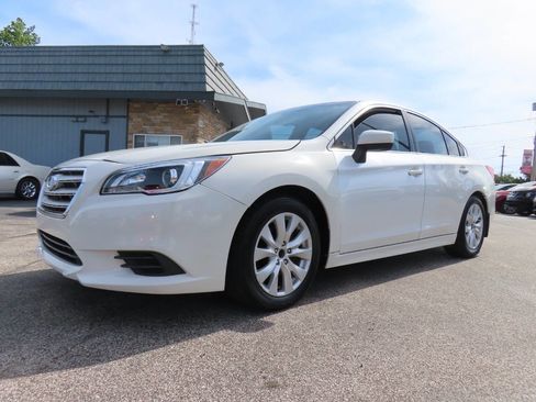 Used 2017 Subaru Legacy 2.5i Premium w/ Popular Package #1 AWD/4WD image 4
