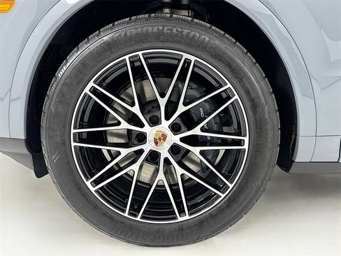New 2026 Porsche Cayenne image 34