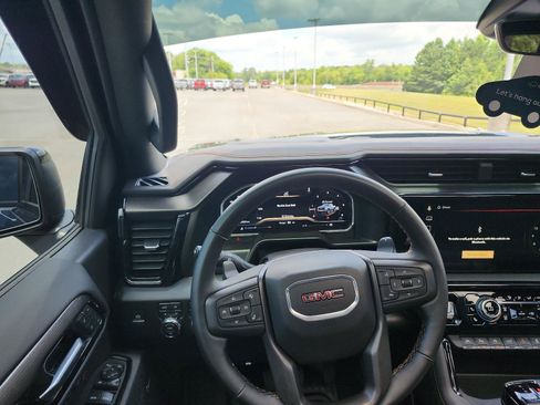 Certified 2025 GMC Sierra 1500 AT4 w/ AT4 Premium Package AWD/4WD image 14