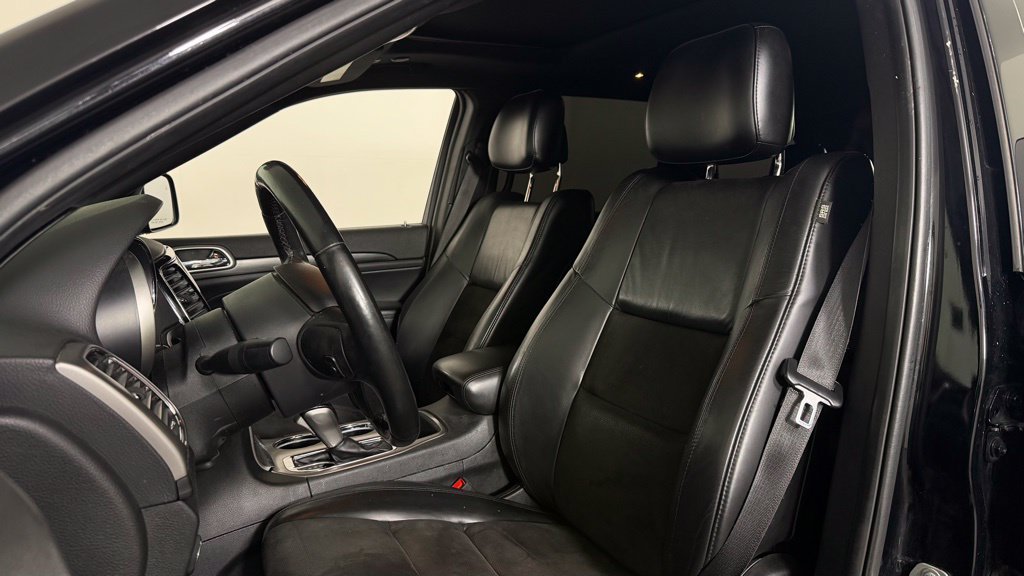 Used 2019 Jeep Grand Cherokee Altitude AWD/4WD image 18