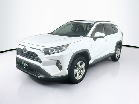 Used 2019 Toyota RAV4 XLE w/ Convenience Package AWD/4WD image 4