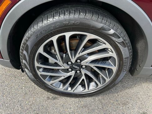 Used 2019 Lincoln Nautilus Reserve image 10