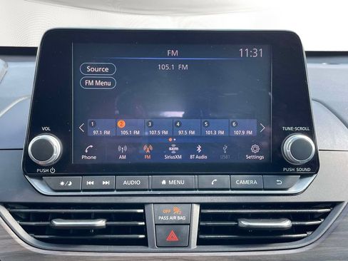 Used 2025 Nissan Altima 2.5 SV FWD image 25