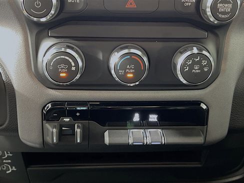 Used 2024 RAM 2500 Big Horn w/ Bed Utility Group image 26