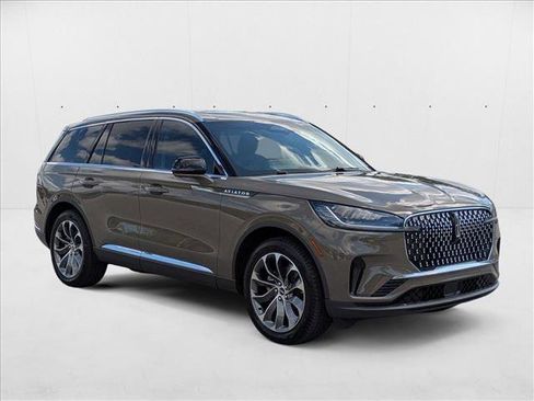 New 2025 Lincoln Aviator AWD w/ Equipment Group 101A image 6