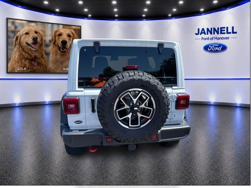 Used 2024 Jeep Wrangler Unlimited Rubicon w/ Technology Group AWD/4WD image 7