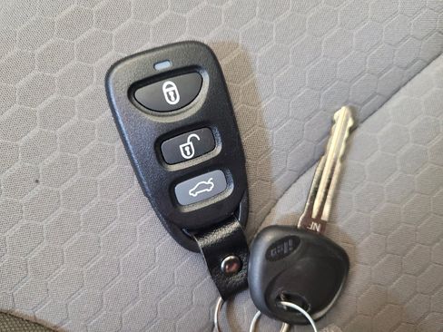 Used 2020 Hyundai Elantra SEL FWD image 32