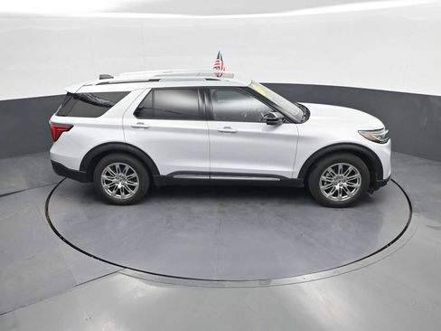 Used 2025 Ford Explorer Platinum RWD image 27