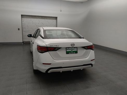 Used 2024 Nissan Sentra S image 6