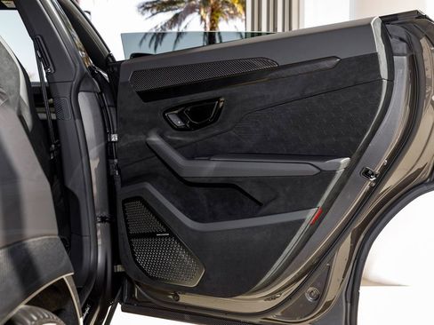 Used 2024 Lamborghini Urus Performante image 40