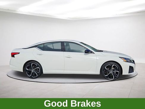 Used 2024 Nissan Altima 2.5 SR image 8