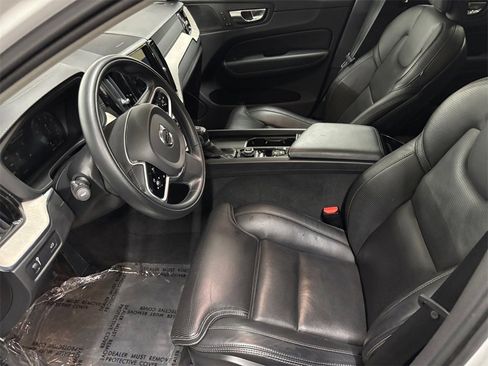 Used 2021 Volvo XC60 T6 Inscription image 10