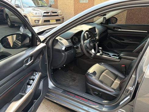 Used 2023 Nissan Altima 2.5 SR FWD image 23