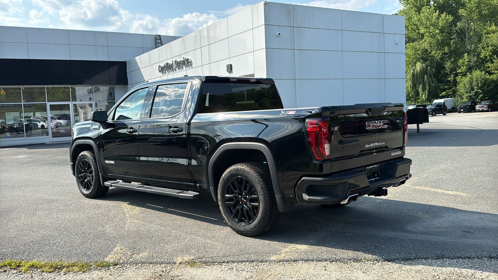Certified 2025 GMC Sierra 1500 Elevation AWD/4WD image 8