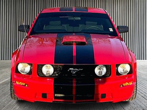 Used 2009 Ford Mustang GT image 3
